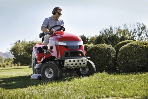 HF2525 mowing lawn image